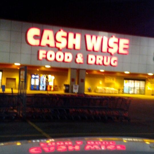 Cash Wise Foods Grocery Store in Waite Park