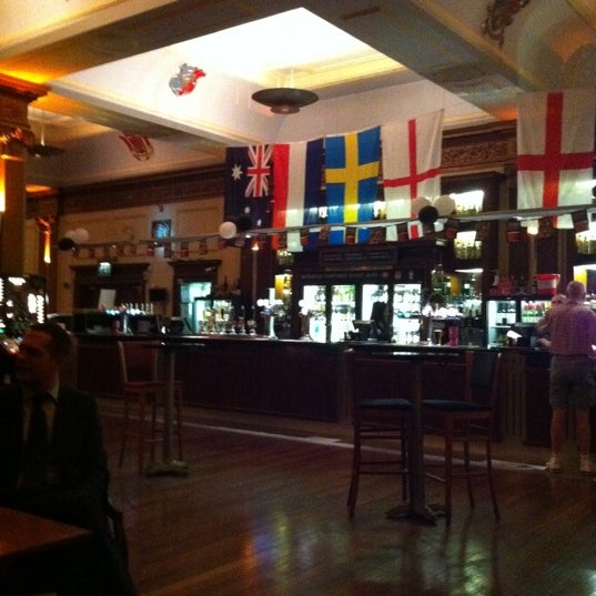 The Metropolitan Bar (Wetherspoon) Pub