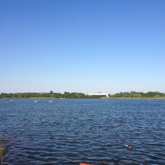 Willen Lake Lake in Milton Keynes