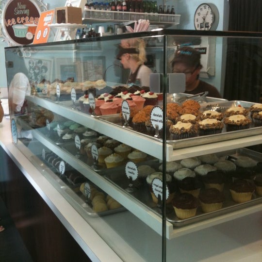 Frosted Cupcakery Cupcake Shop in Long Beach