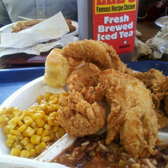 Lee's Famous Recipe Fried Chicken - Fan - Oregon Hill - Carver