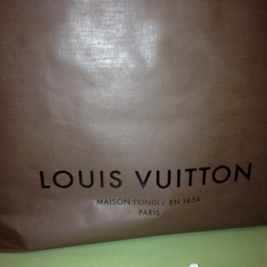 Louis Vuitton - Boutique in White Plains