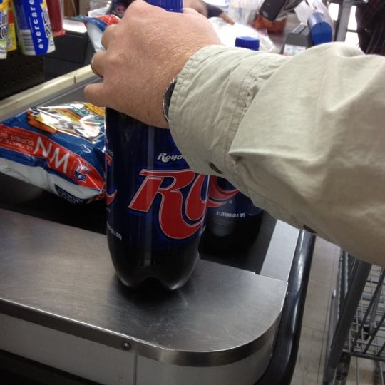 Holt's Hometown Foods Food & Drink Shop in Ridgetop