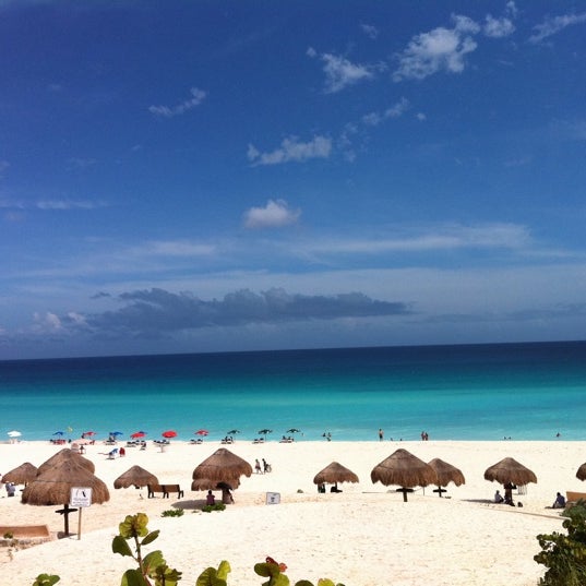 delphine beach cancun