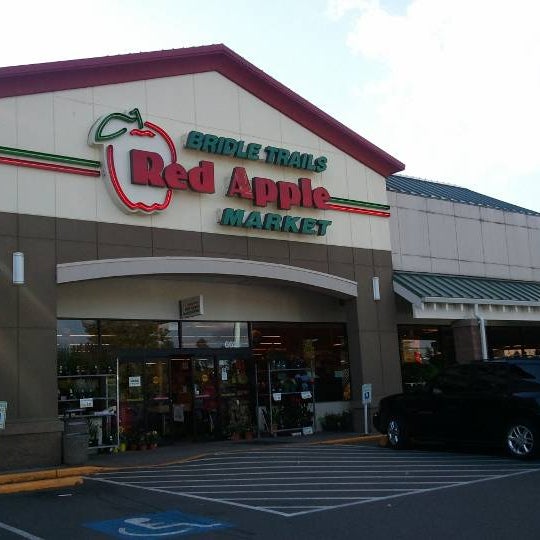 Red Apple (Now Closed) Grocery Store in Kirkland