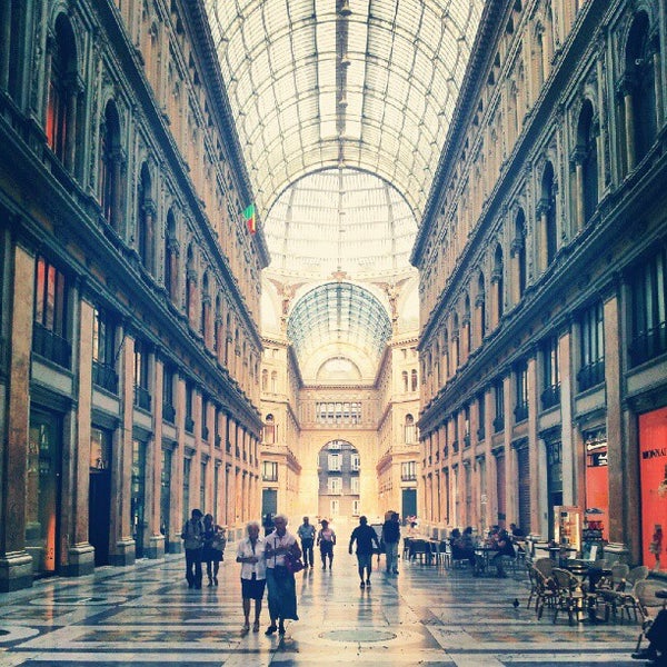 Where's Good? Holiday and vacation recommendations for Naples, Italy. What's good to see, when's good to go and how's best to get there.