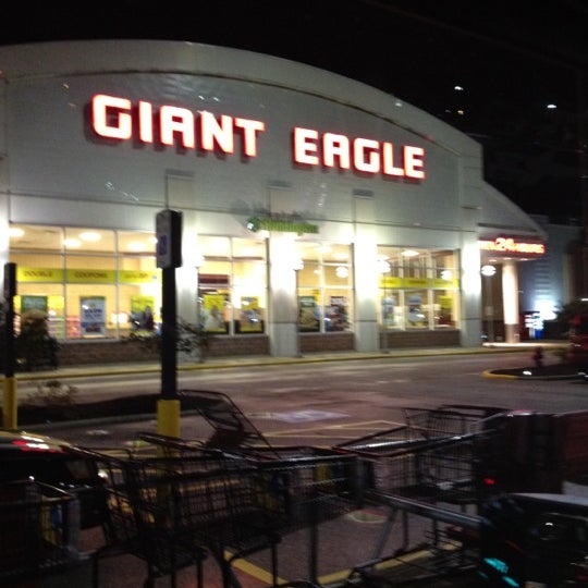 Eagle Gallery deli trays at giant eagle