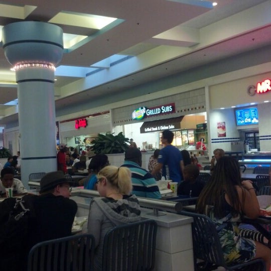 Walden Galleria Mall Food Court Food Court in Cheektowaga