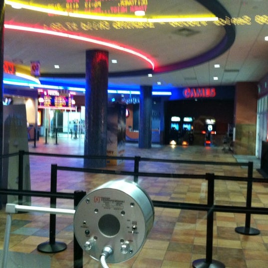 Regal Cinemas Galleria Mall 16 Poughkeepsie, NY