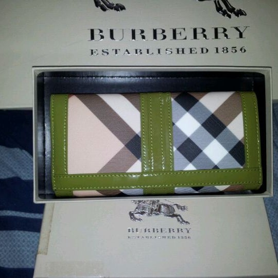 burberry mid valley