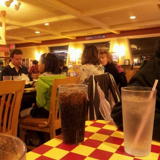 Pizza Hut Downtown Walled Lake Walled Lake, MI