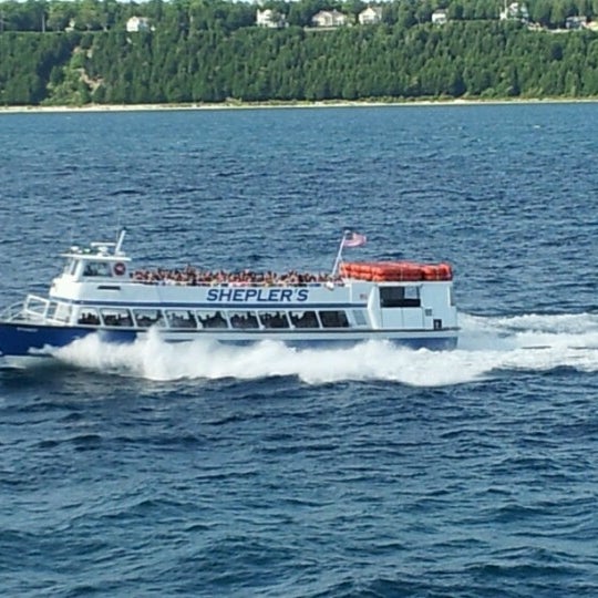 Albums 100+ Pictures how long is the ferry ride to mackinac island Superb