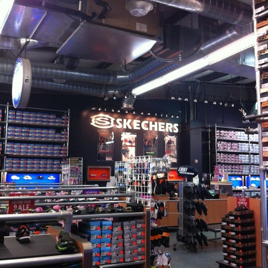 SKECHERS Factory Outlet - Shoe Store in Smithfield