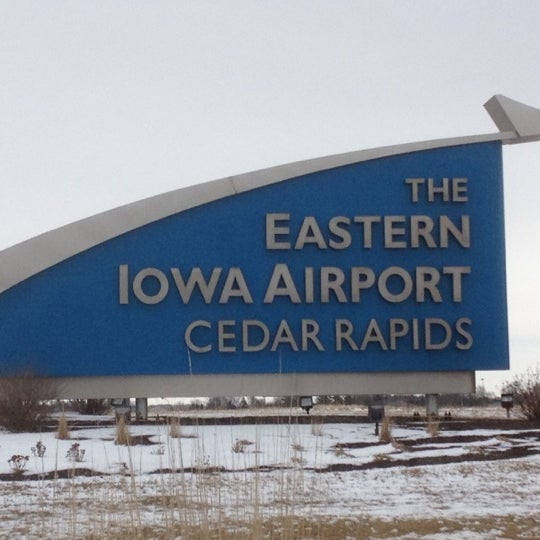 iowa airports near iowa city