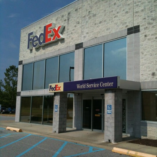 fedex-ship-center-2-commons-blvd