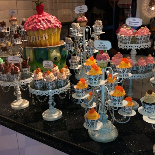 PINKITZEL Cupcakes & Candy Downtown Oklahoma City 150 S EK Gaylord Bl