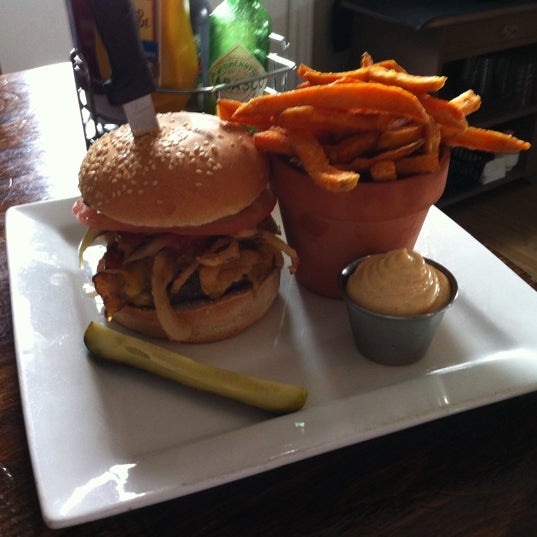 Inn 31 At Jacks Gastropub Ontario Canada Jack's Gastropub & Inn 31 - Gastropub in Kingsville