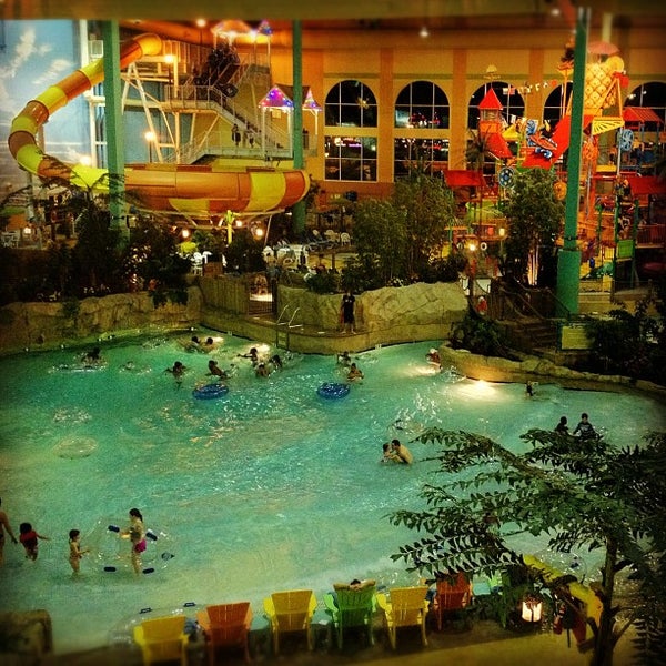 KeyLime Cove Indoor Waterpark Resort Hotel in Gurnee
