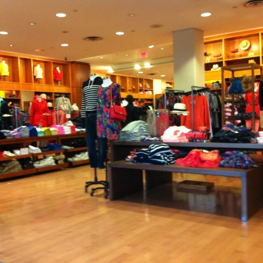  J  Crew Clothing  Store in Georgetown