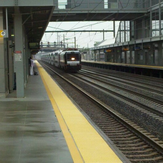 Newark Liberty Airport Station (Amtrak/NJT) - Newark Airport and Port