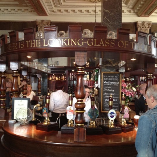 Drum & Monkey Pub in Glasgow