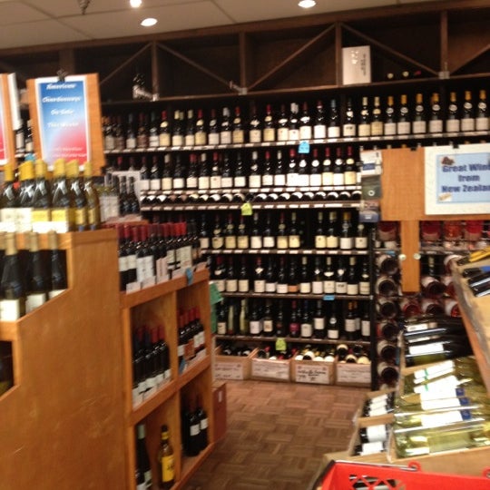 Calvert Woodley Fine Wines & Spirits Wine Shop in Forest Hills