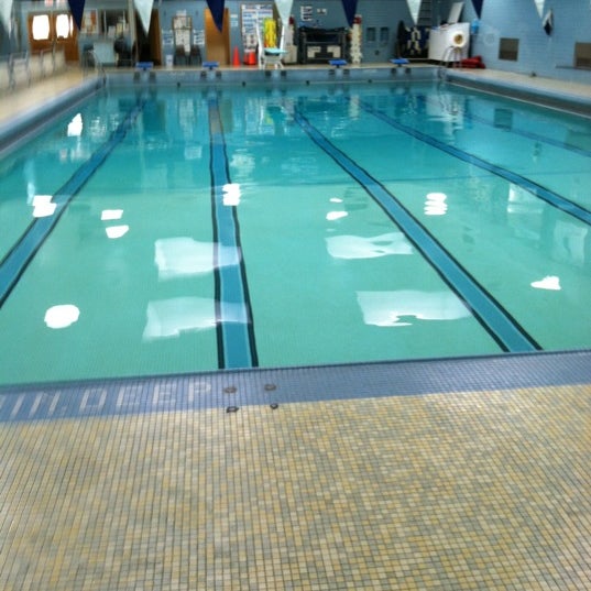 Hewlett high School pool - Pool in Five Towns