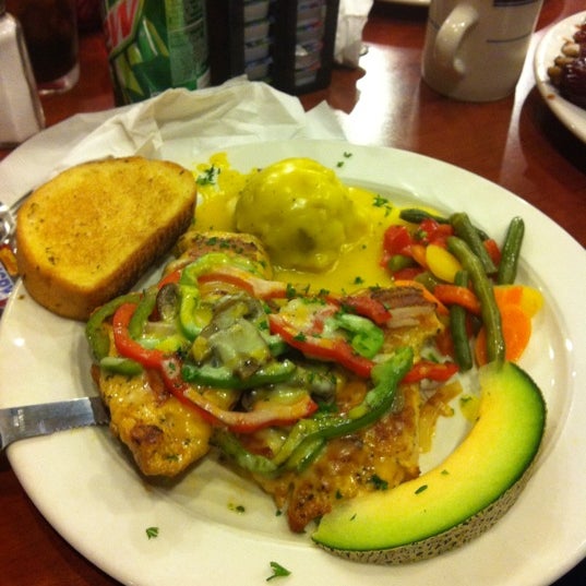 Nick's Four Roses Family Restaurant American Restaurant in Port Huron