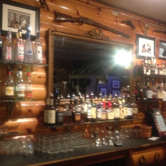 Grizzley Bar in Roscoe - American Restaurant in Red Lodge