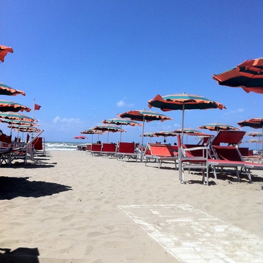 Where's Good? Holiday and vacation recommendations for Viareggio, Italia. What's good to see, when's good to go and how's best to get there.