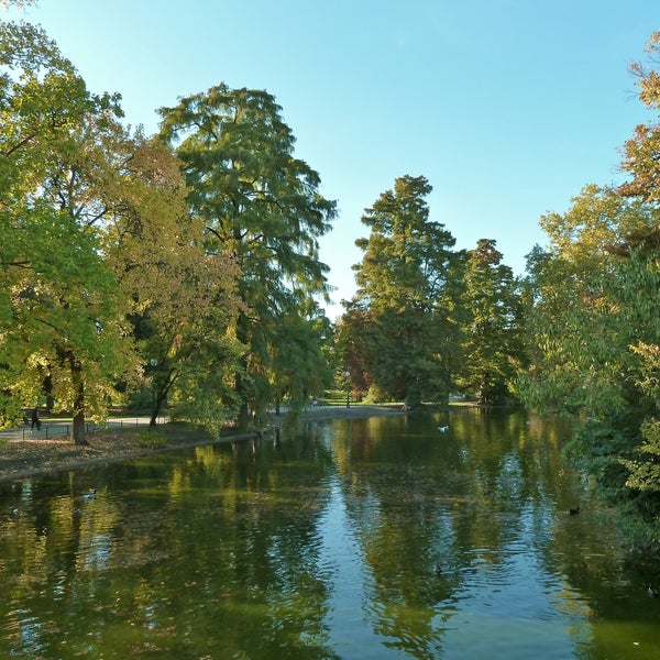 Where's Good? Holiday and vacation recommendations for Bordeaux, France. What's good to see, when's good to go and how's best to get there.
