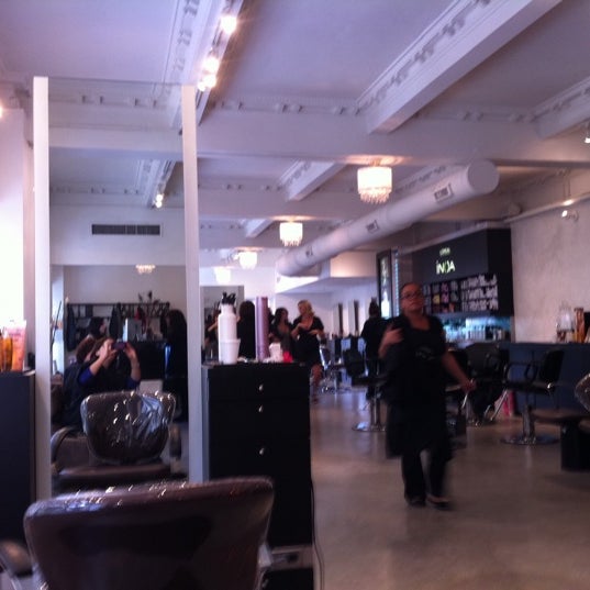 Salon Vanity By Edmondo Blando Barber In Philadelphia