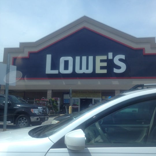 Lowe's Home Improvement Hardware Store in Central Newport News