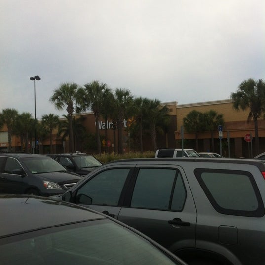 Walmart Supercenter Hipermarket di St Petersburg