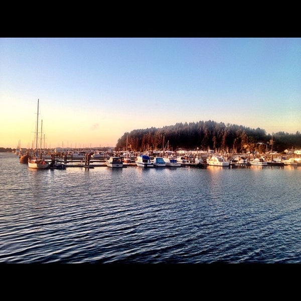 Winchester Bay Salmon Harbor Beach