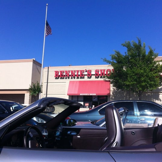 Bennie�s Shoes Lindbergh Morosgo 7 tips from 247