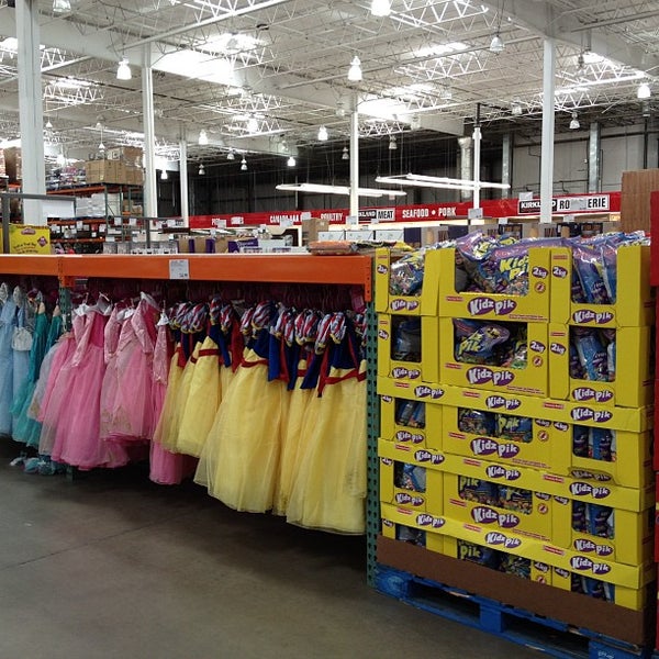 Costco Wholesale Warehouse Store in Abbotsford