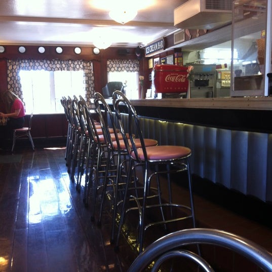 Riverside Creamery Ice Cream Shop in Port Jervis