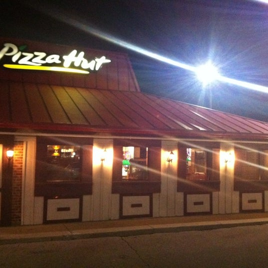 Pizza Hut Pizza Place in Vandalia