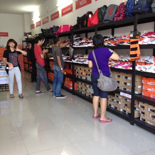 adidas factory outlet kota denpasar bali adidas factory outlet kota denpasar bali