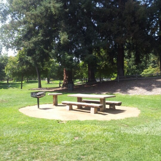 Cuesta Park 615 Cuesta Dr