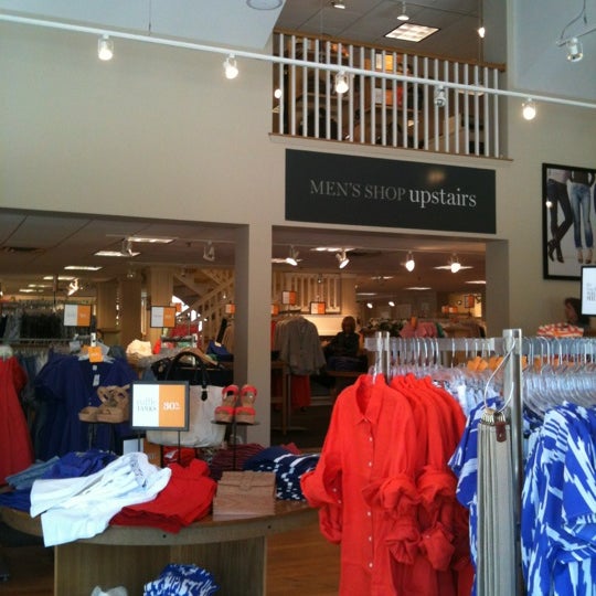  J  Crew Factory Clothing  Store in Freeport