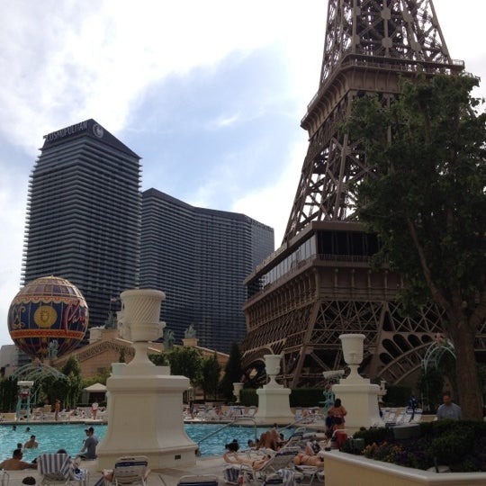 Paris Las Vegas Pool Side - The Strip - 18 tips