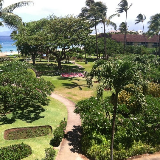 Photos at Ka'anapali Beach Hotel - Hotel in Lahaina