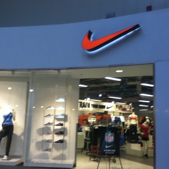 franklin mills mall nike store