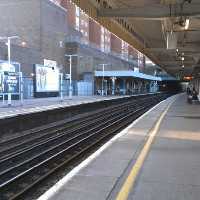 Thornton Heath Railway Station (TTH) - Train Station in Thornton Heath