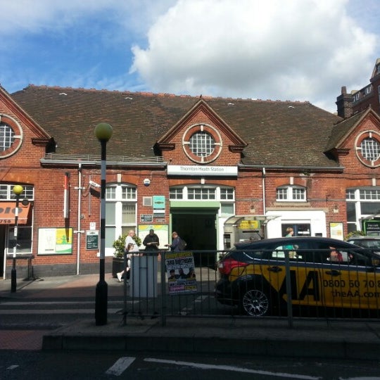 Thornton Heath Railway Station (TTH) - Train Station in Thornton Heath