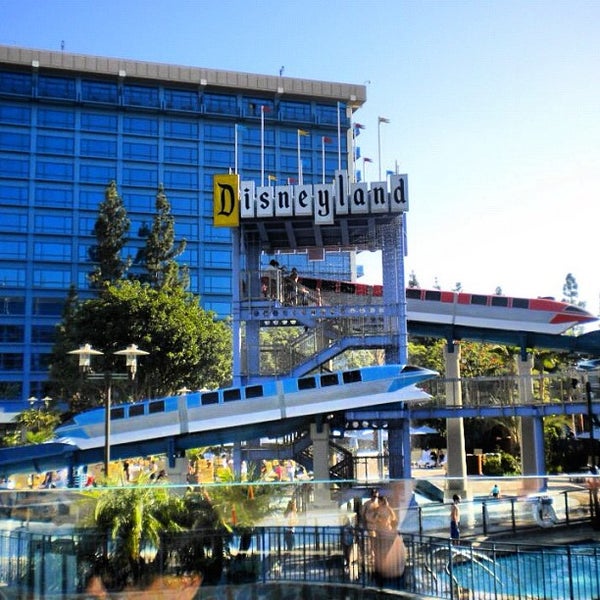Disneyland Hotel - Hotel in The Anaheim Resort