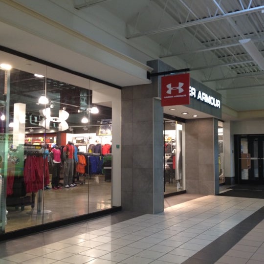 Under Armour Factory House Clothing Store in Niagara Falls