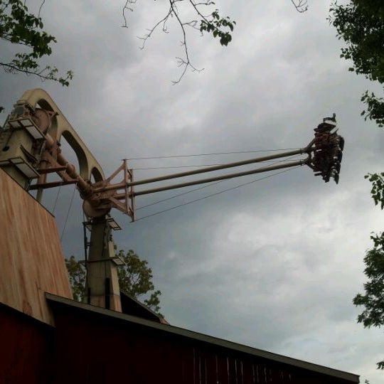 Giant Barn Swing Branson, MO